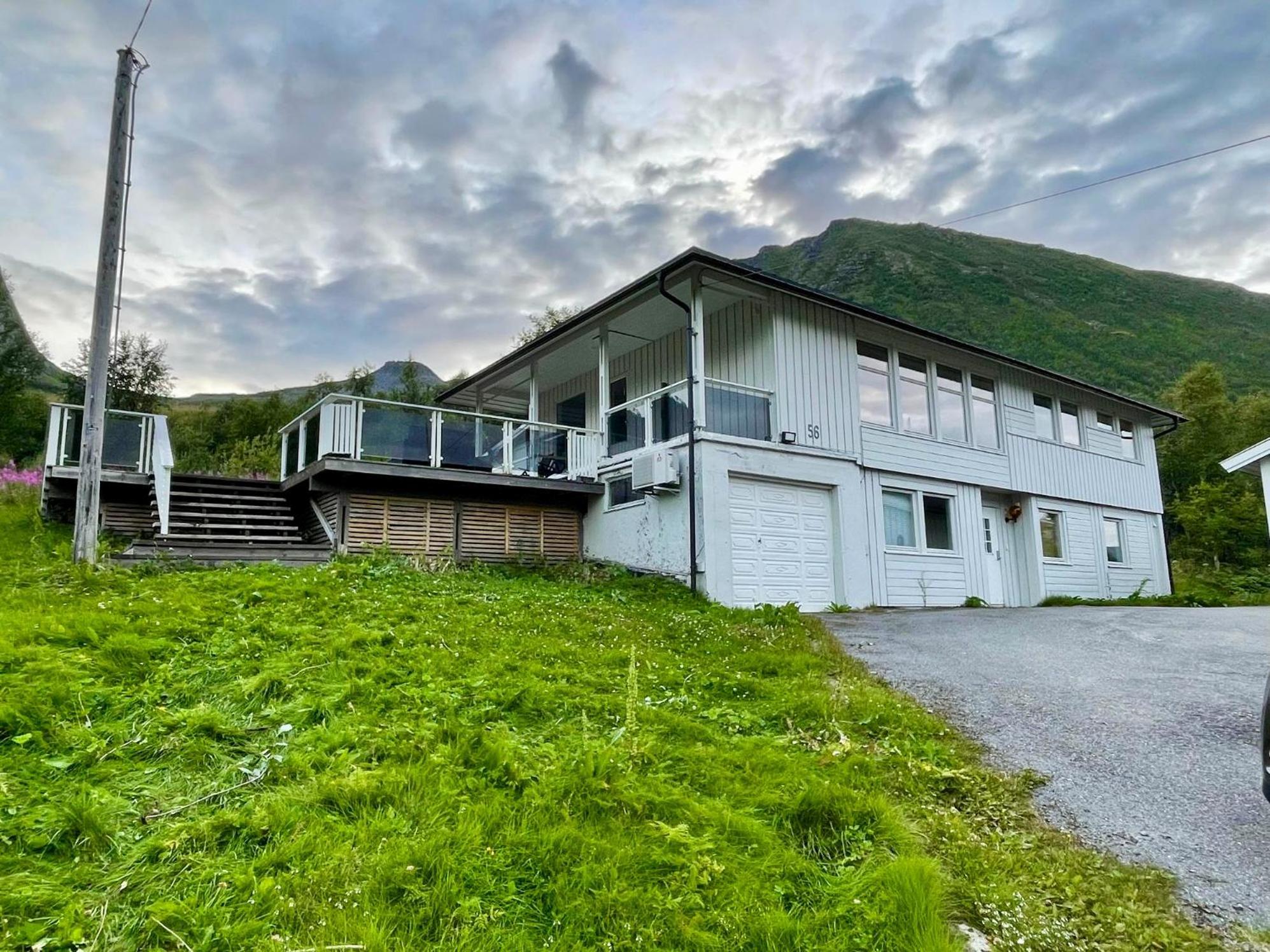 Spacious Waterfront Gem - Panoramic View - Terrace Villa