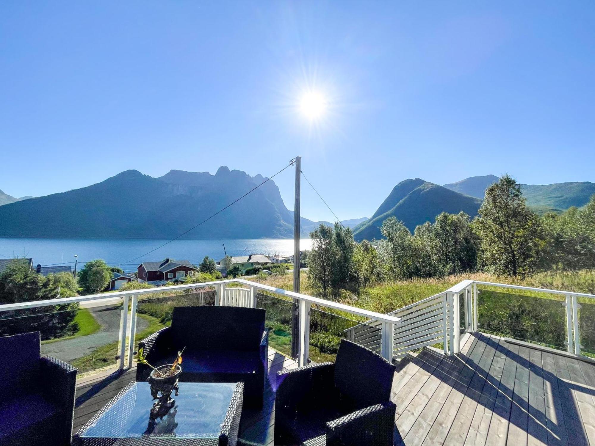 Spacious Waterfront Gem - Panoramic View - Terrace Villa Fjordgard